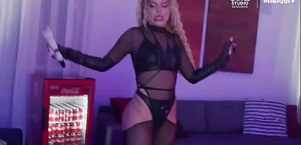  Luísa Sonza De Lingerie Rebolando em Live